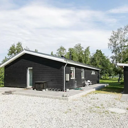 Two-bedroom In Hyltebruk * Jægerspris